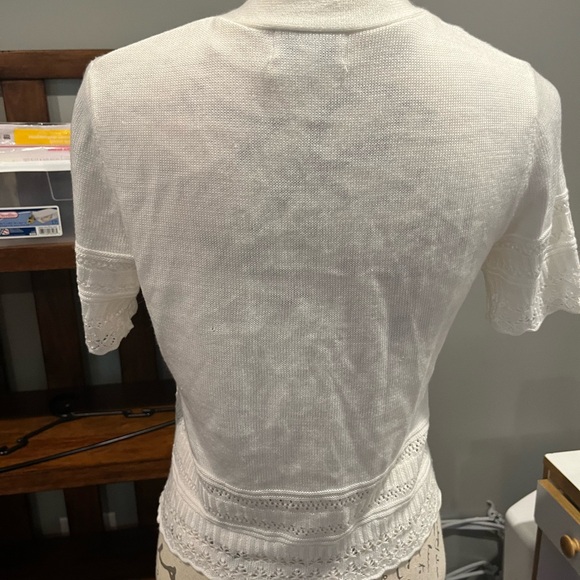 White short sleeve cardigan size PS - Picture 3 of 4